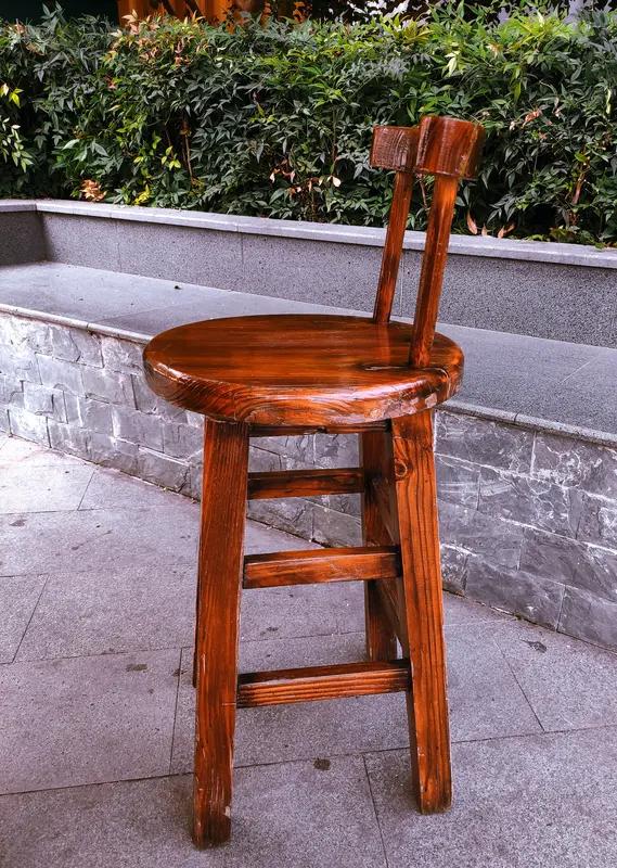 被邻桌倒螺蛳粉汤女子发声：一把凳子，毁了两件人生
 
你敢信吗？就因为一把凳子，