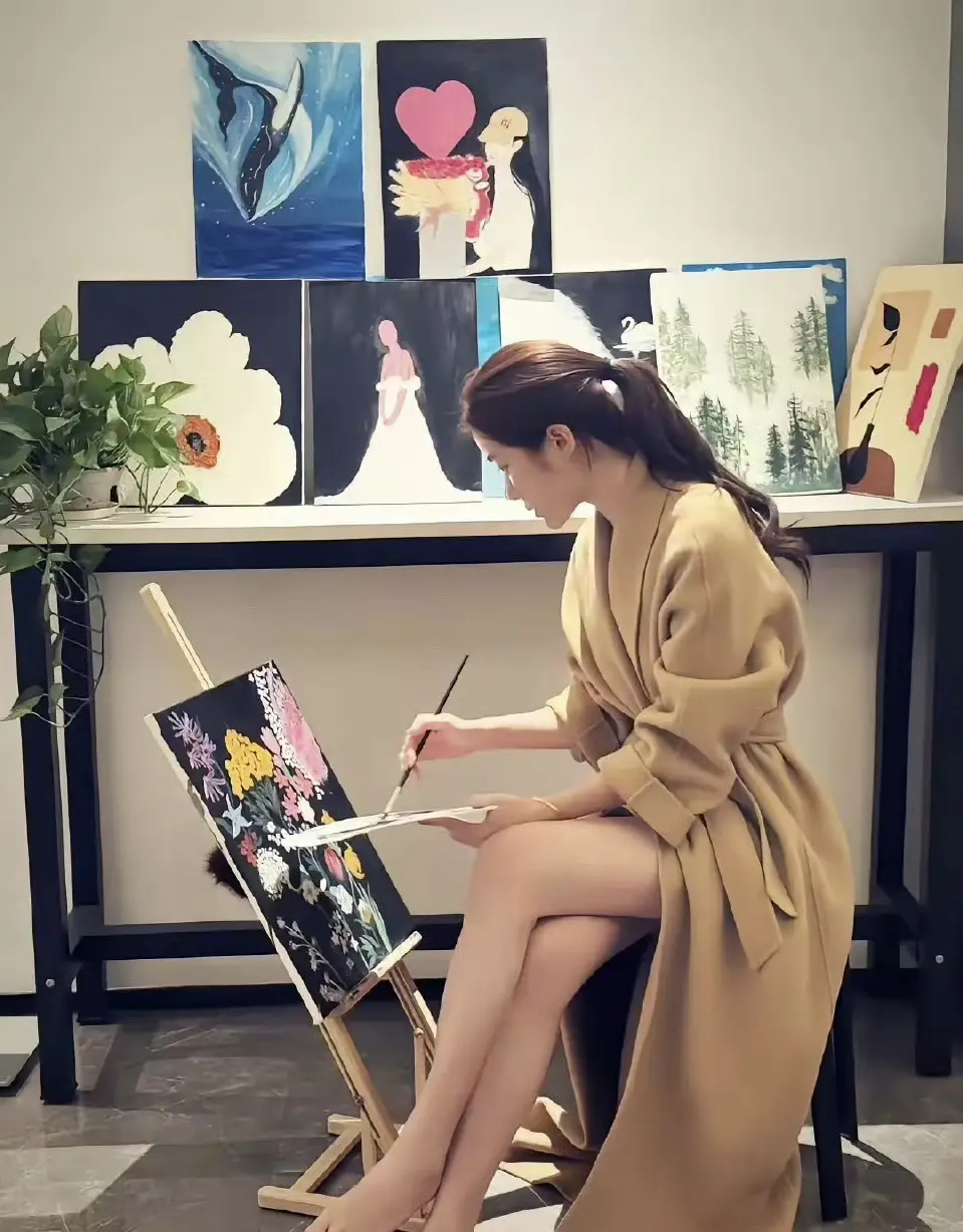 画画。人好看   画的不错