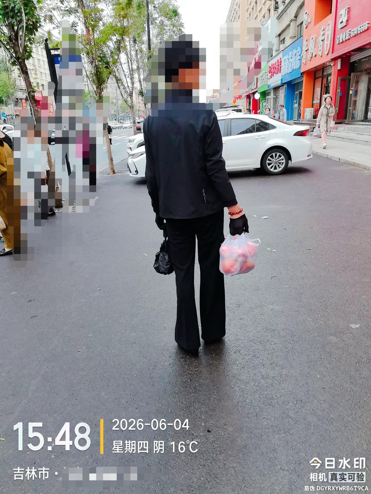 这绝对是最干净整洁的66岁老人，没有之一
       这位干净整洁的66岁老人