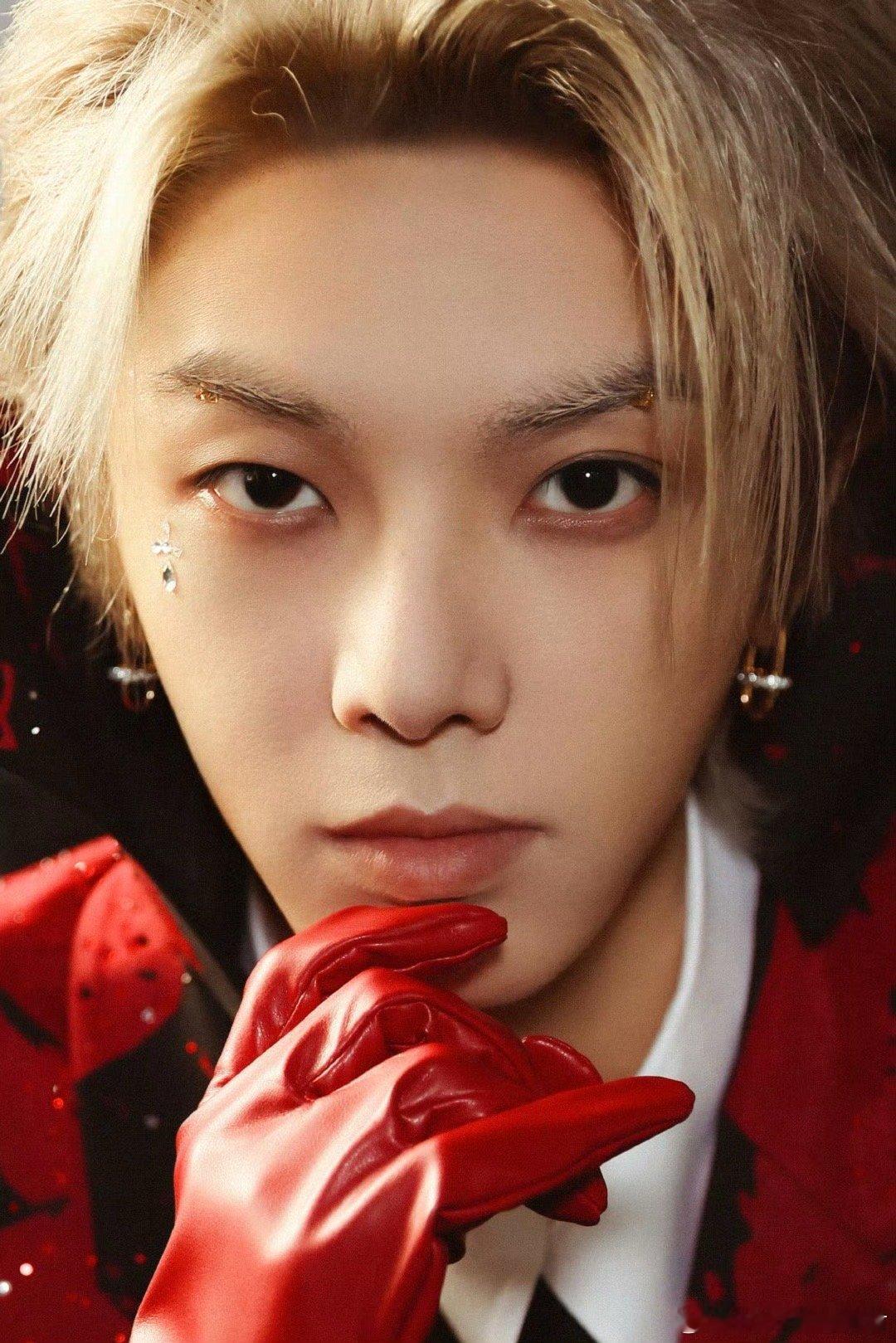 华晨宇 我35岁最后一天的最后一吻华晨宇的浪漫永远自带温度！35岁最后一吻的宣言