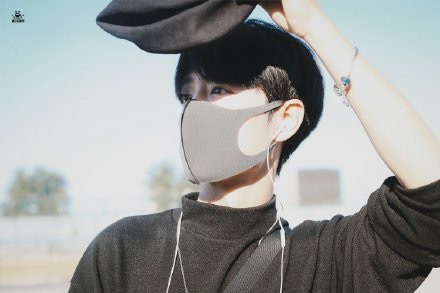 神啊，怎么会有这么好看的人呢！路人说肖战是女娲毕设◇肖战自带开水壶乐队音效