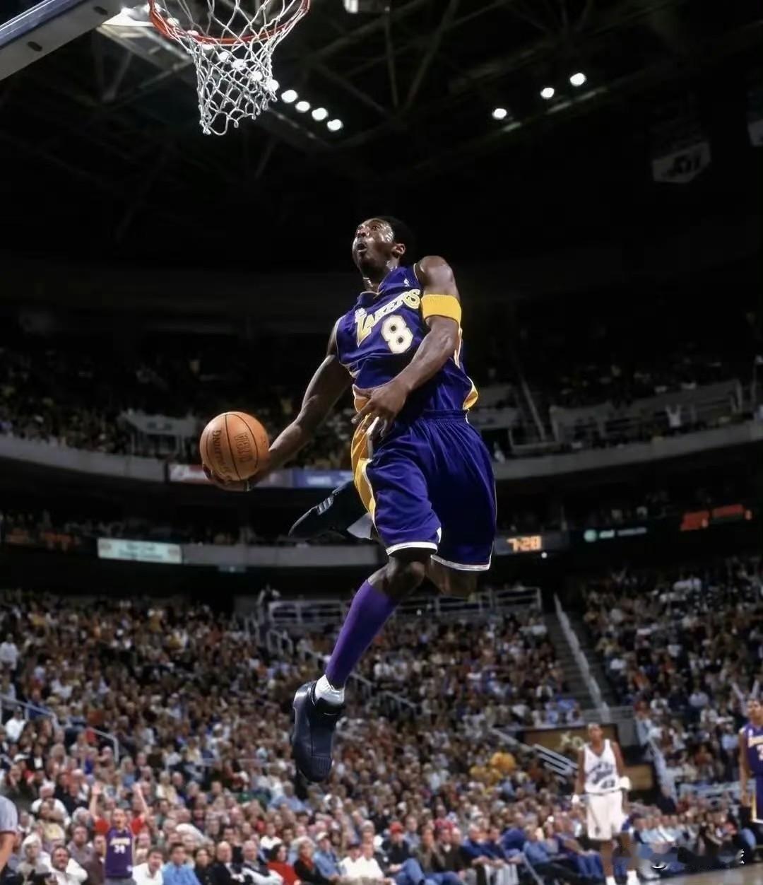 你心目中NBA历史第一人是谁乔丹是我听到最厉害的，科比是我见到最厉害的，所以我选