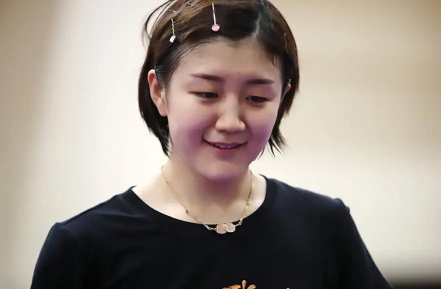 优秀的人
做什么都出类拔萃
陈梦是最好的实例

蝉联奥运冠军
全运会女团冠军
女