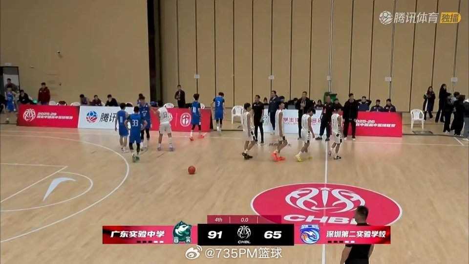 广东实验中学在耐高南区决赛上91：65大比分战胜深圳二实验，又一次拿下了的耐高南