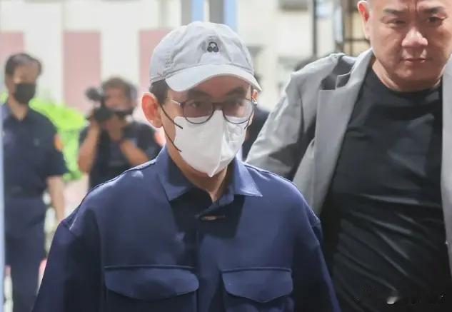 著名主持人、演员的藏品违法了。黄子佼被控持有未成年性影像，一审获刑八个月。据台媒