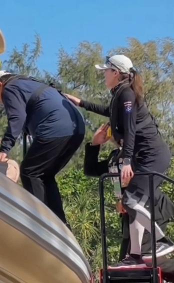 12月6日，苏提达王后继续去海上练习帆船，玛哈国王也过来为她加油了！
大家都知道