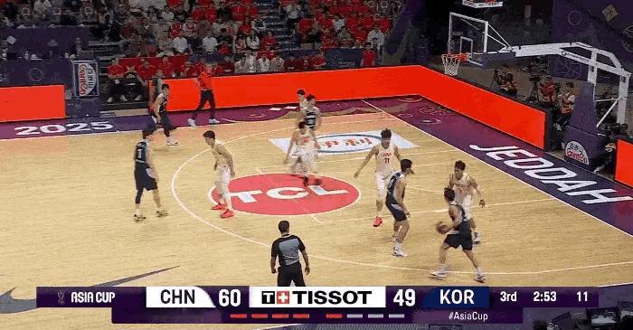 中国男篮vs韩国男篮裁判这个延迟响哨太明显了，真应了那句主场如客场，客场如fen