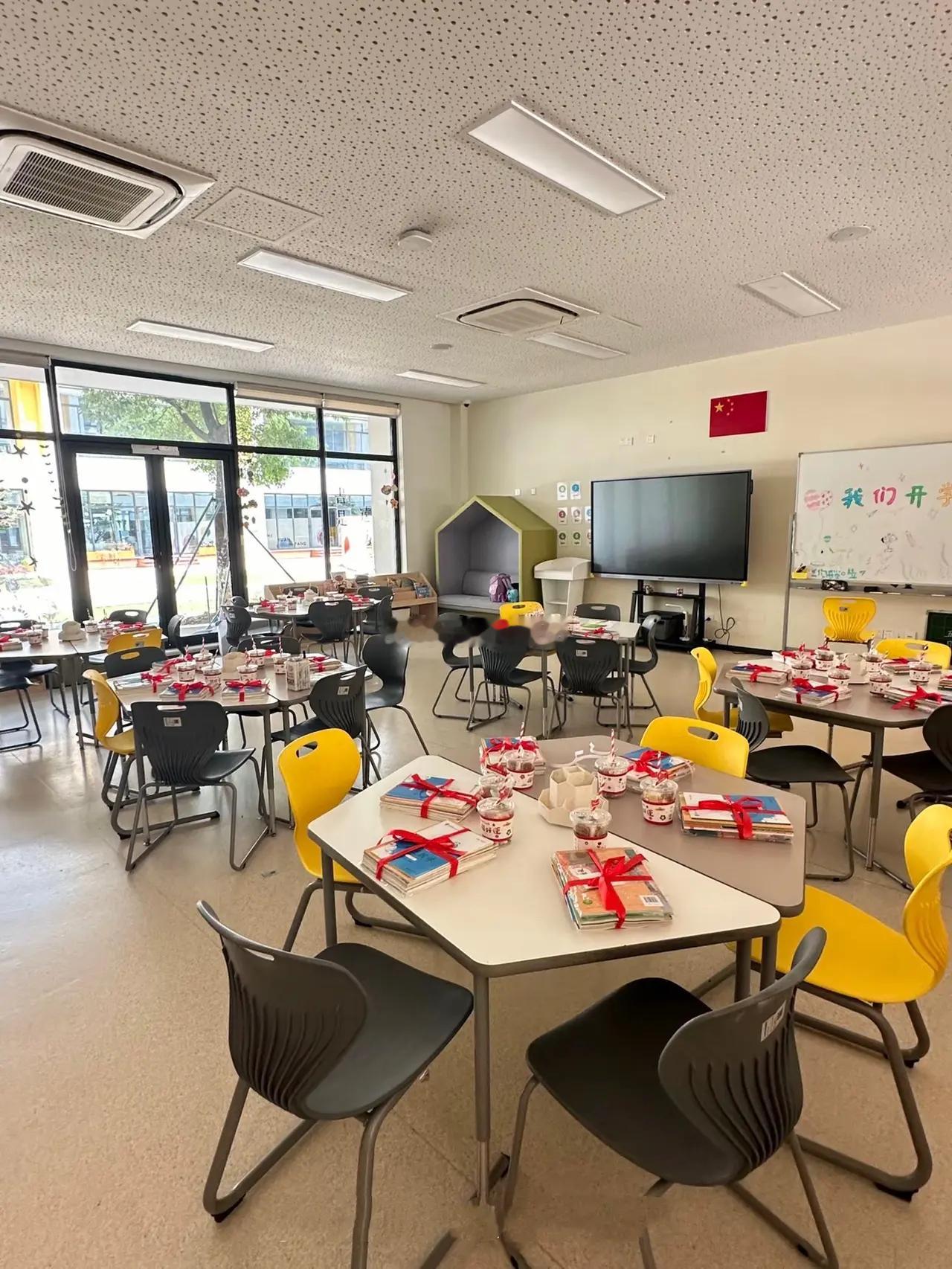 现在的小学环境，居然成了这样了，和90年代的相差好多。 ​​​
