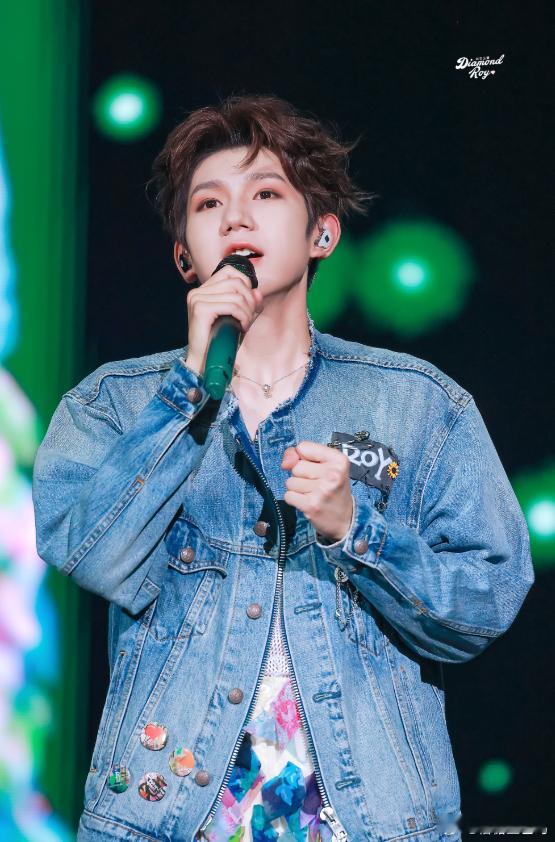 王源三个泡泡舞台王源福州泡泡岛舞台会有多特别 谁看了不说一句泡泡岛太会了！给王源