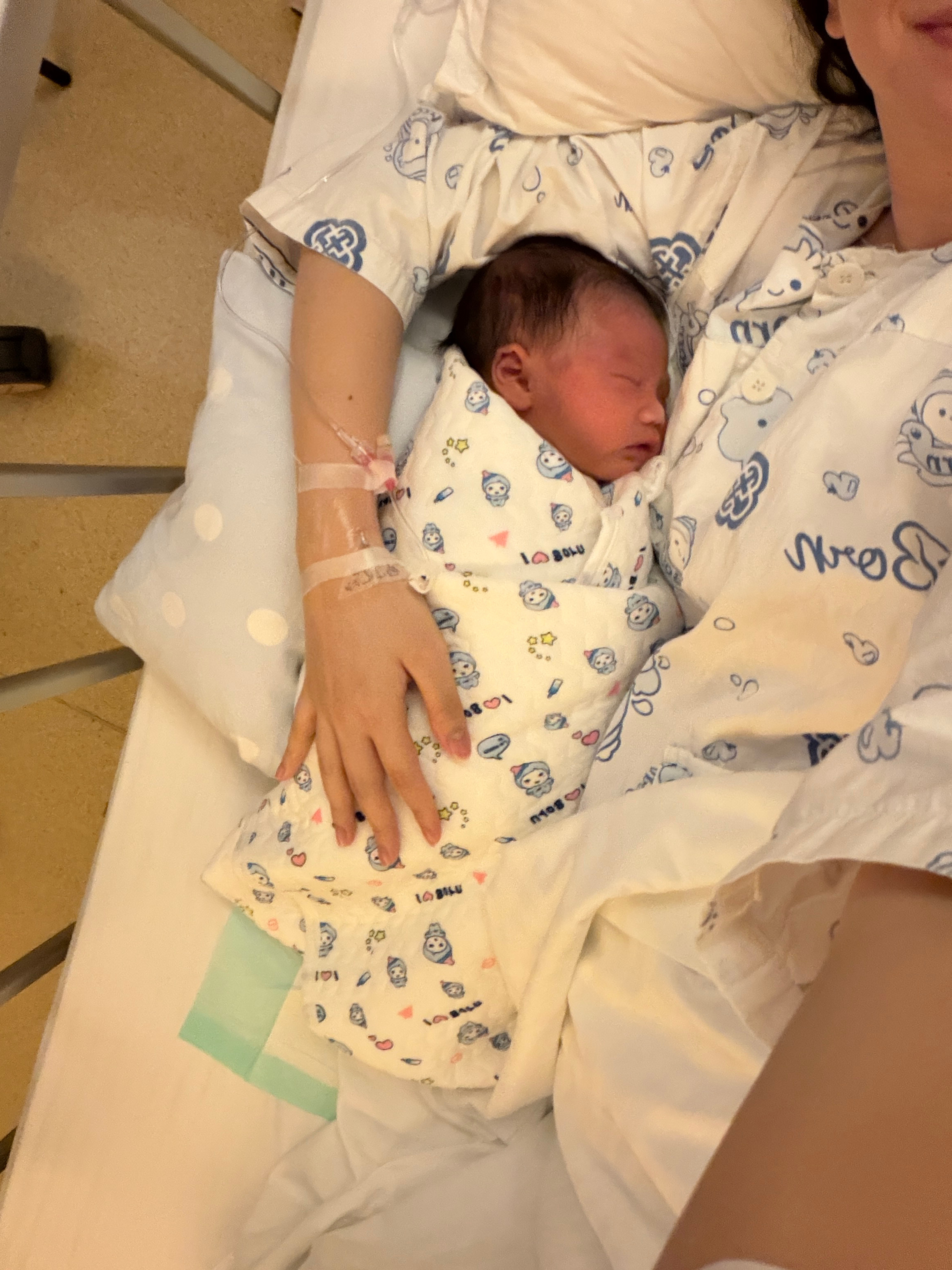在没发微博的日子里，悄悄生了个小宝宝👶🏻🍼welcome to the w