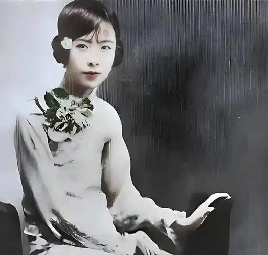 原本就不是一个爱读书的人，如今老了眼睛也花了，更主要的是有了手机，就更少看纸质书