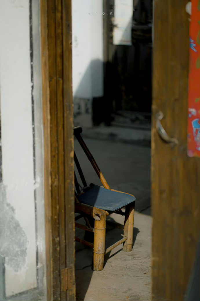 淡淡地浓，浓浓地淡，人情味是这样的。—— 木心 ​​​