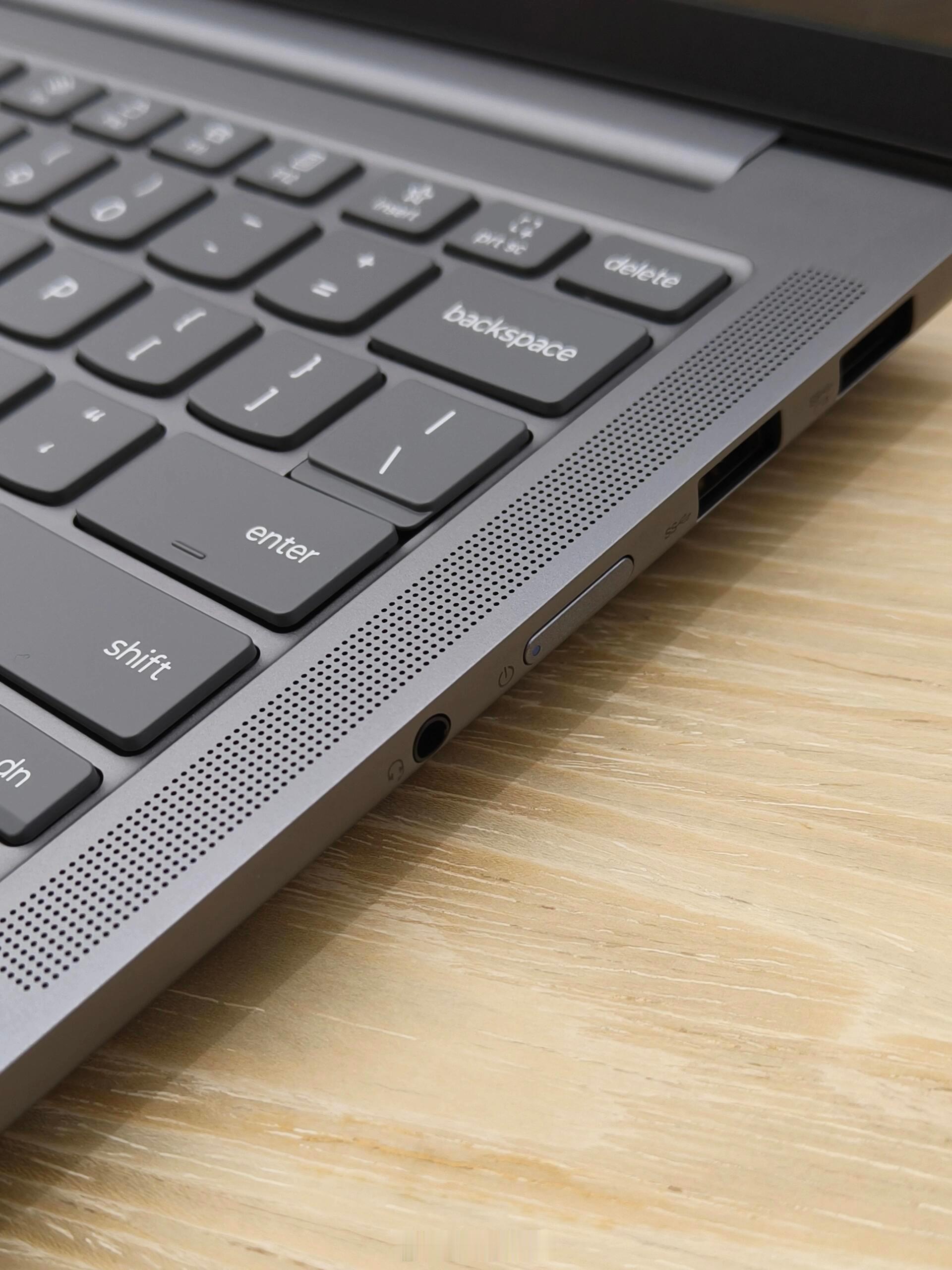 联想小新 Pro14 GT🌟搭载了强大的处理器，不管是多任务处理还是运行大型软