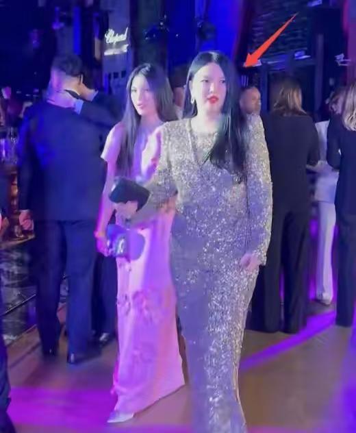 哈尔滨世界旅游经济论坛，郭晶晶、霍启刚组合，何超莲、谢霆锋组合，都没有李湘、王诗