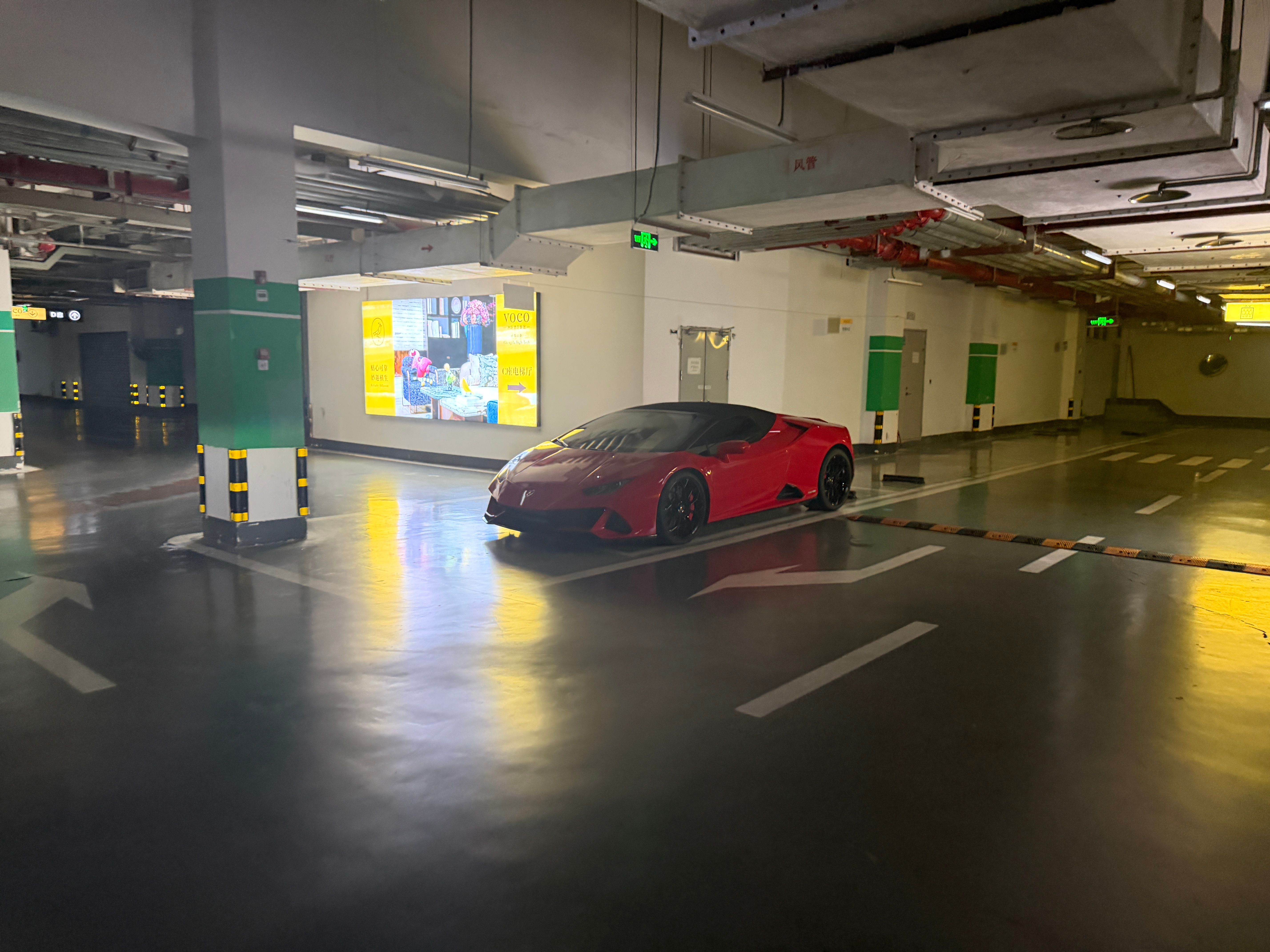 回成都遇到一台不知道哪里车牌的敞篷小牛你们知道吗？我和汽车的日常  ​​​