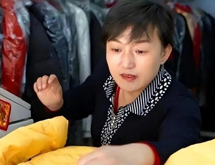 她为国拿下9枚金牌，却被黑心教练下药终身不育，如今终苦尽甘来

在长春一家大众浴