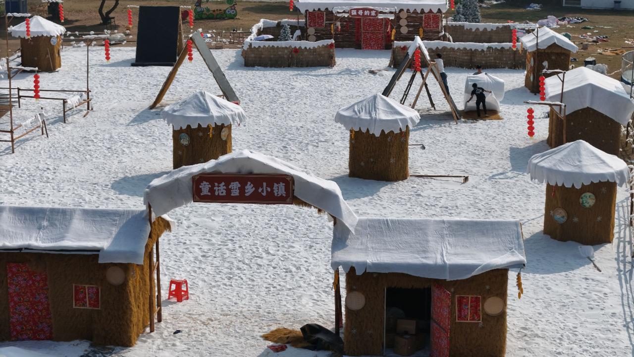 实拍广州 南沙正在打造的童话雪乡小镇，这样的雪乡小镇场景觉得如何雪乡