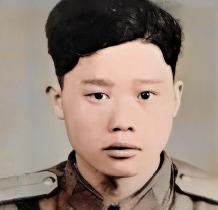 1951年1月28日，志愿军战士潘天炎因为生理需要去附近的草丛解决，回来后却意外