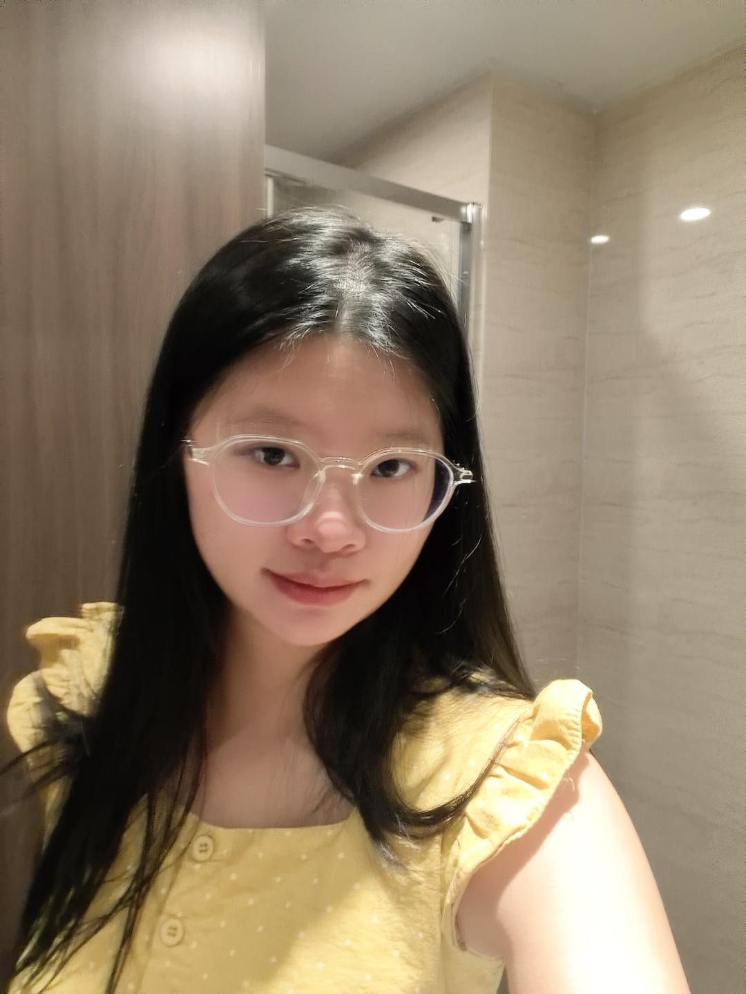 你知道人生最大的骗局是什么?
我觉得人生最大的骗局是自欺欺人。
总是都给自己立目