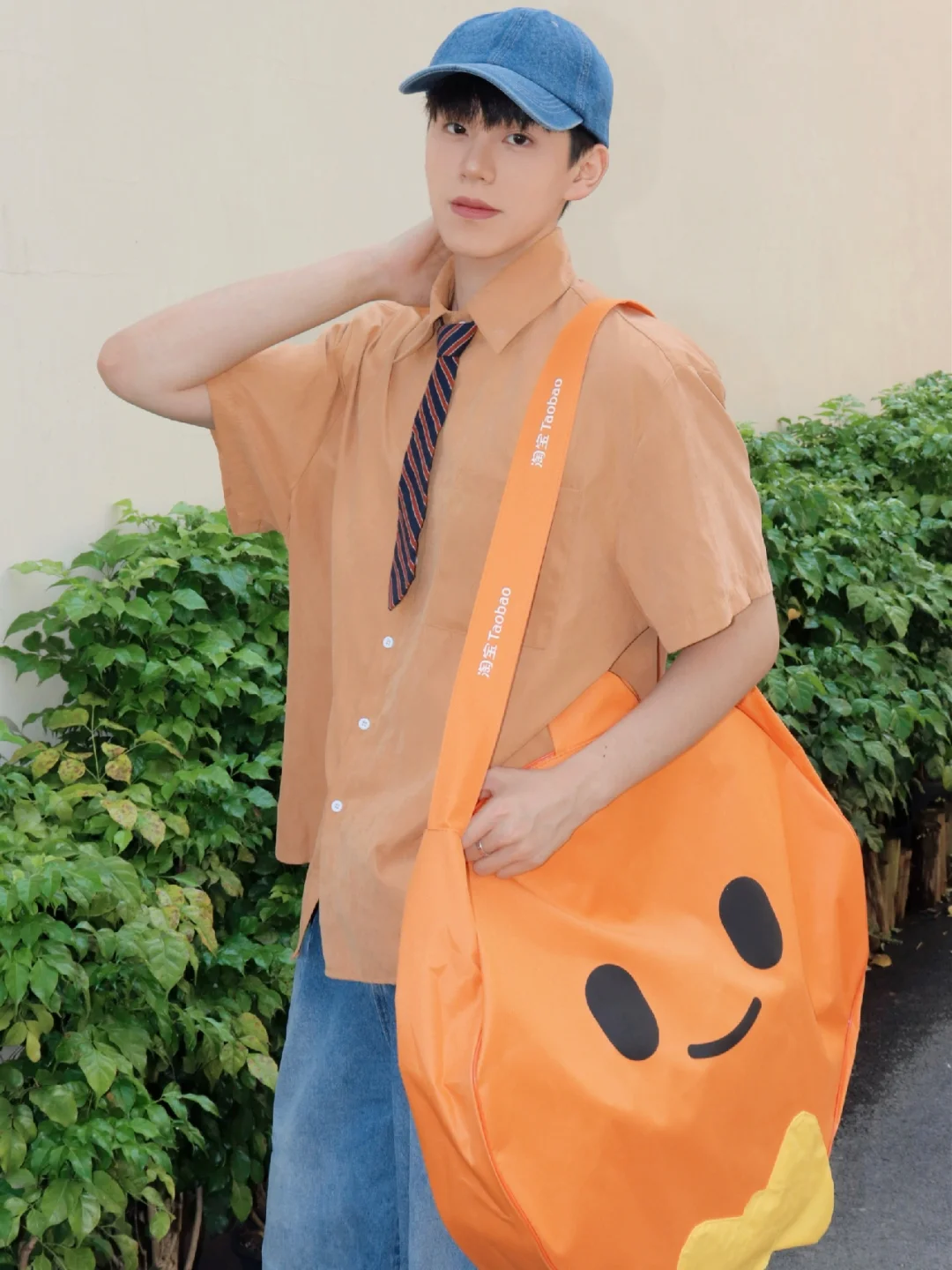 久违的校园OOTD| 当校园显眼包是什么体验！