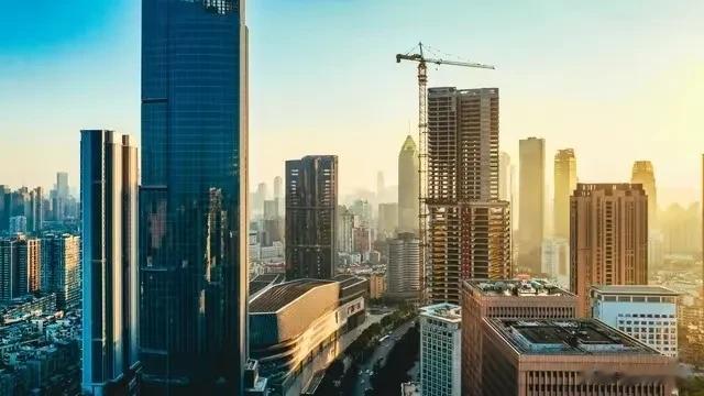 楼市舆情是个大杂坛，是说参与者众，杂是说不是官方一家之谈，也不是一批学者专家的学