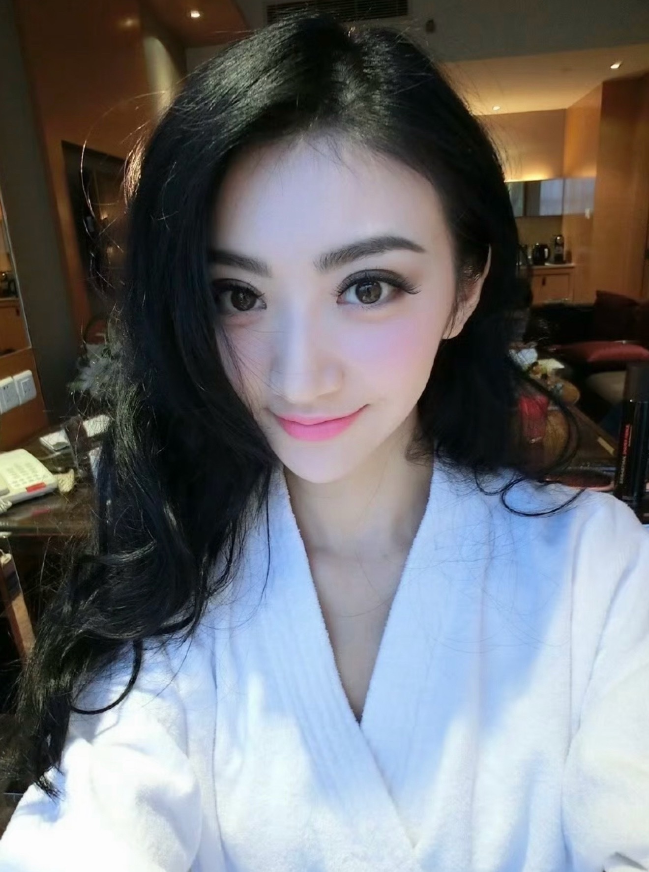 一些改变阶级的美貌…顶级美貌真的是稀缺资源，而全世界的人都在颜控…