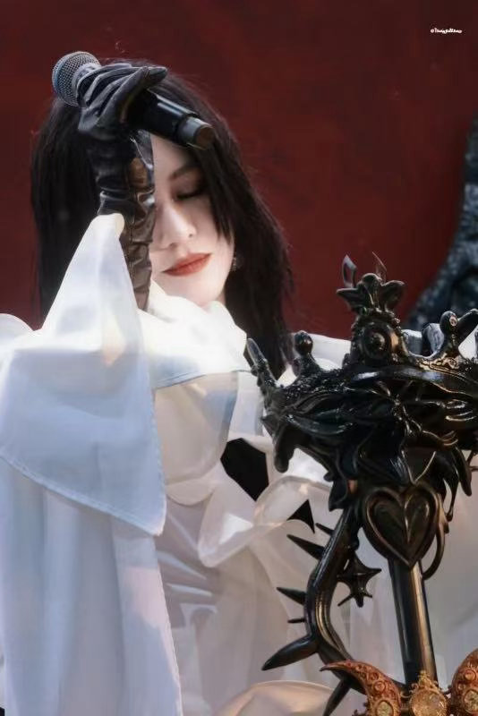 尚雯婕送的熊猫躺在李小冉床上日常互趣互闹的相处方式太美好，李小冉聊起好友时轻松随