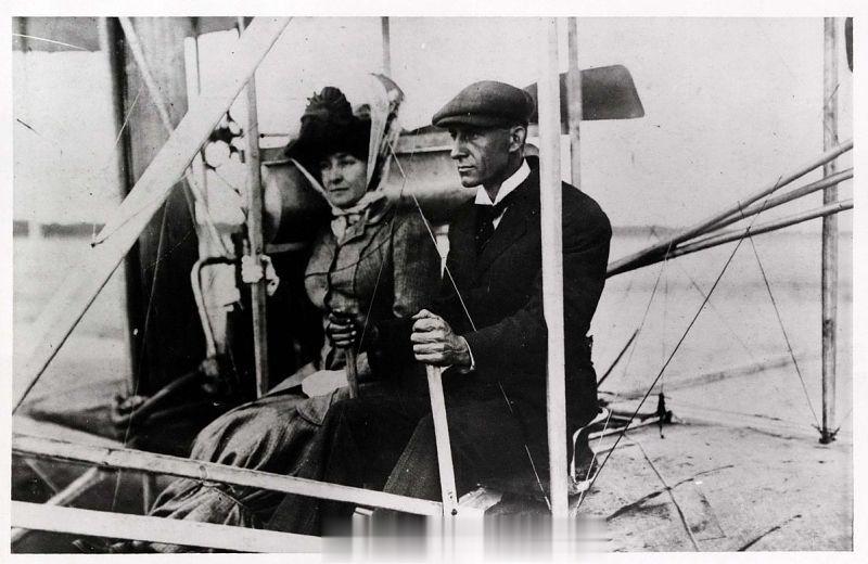 【航空史上的今天】1908 年10月7日，在莱特兄弟首次放飞飞机后的五年，伊迪丝