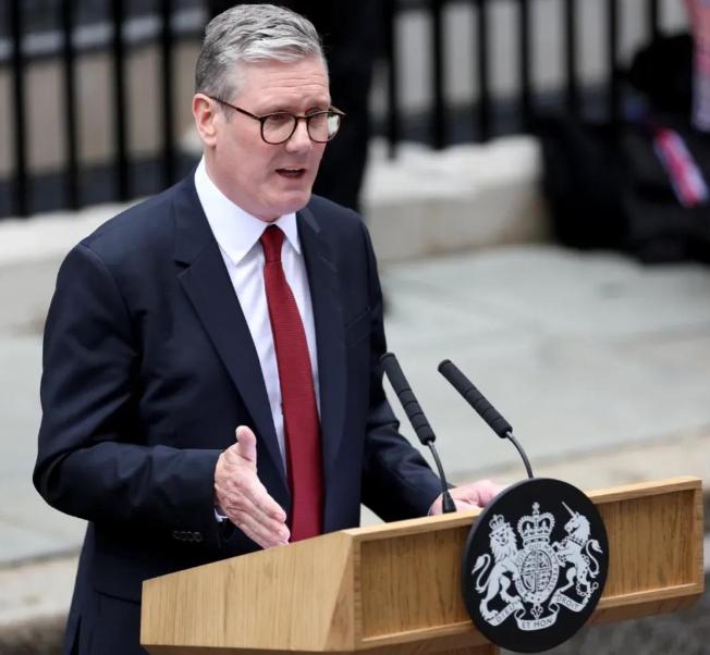 斯塔默被曝要辞职。

 5月16日，英媒曝出重磅消息：英国首相斯塔默已告知密友，