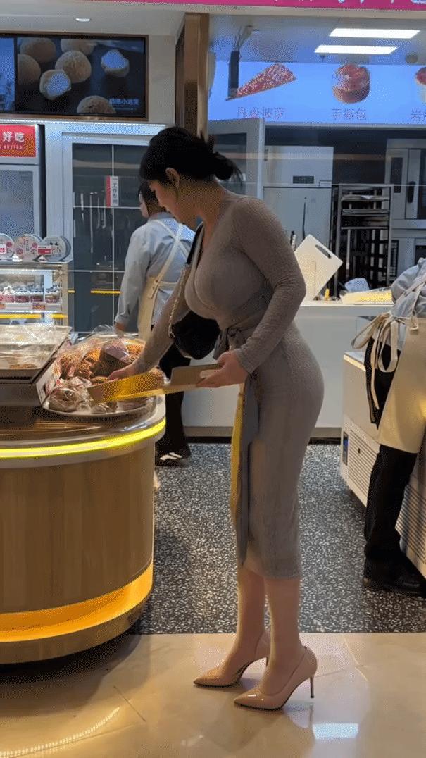 感觉找到了娶妻的标准了，就是不知道实现难度到底有多大？[捂脸]