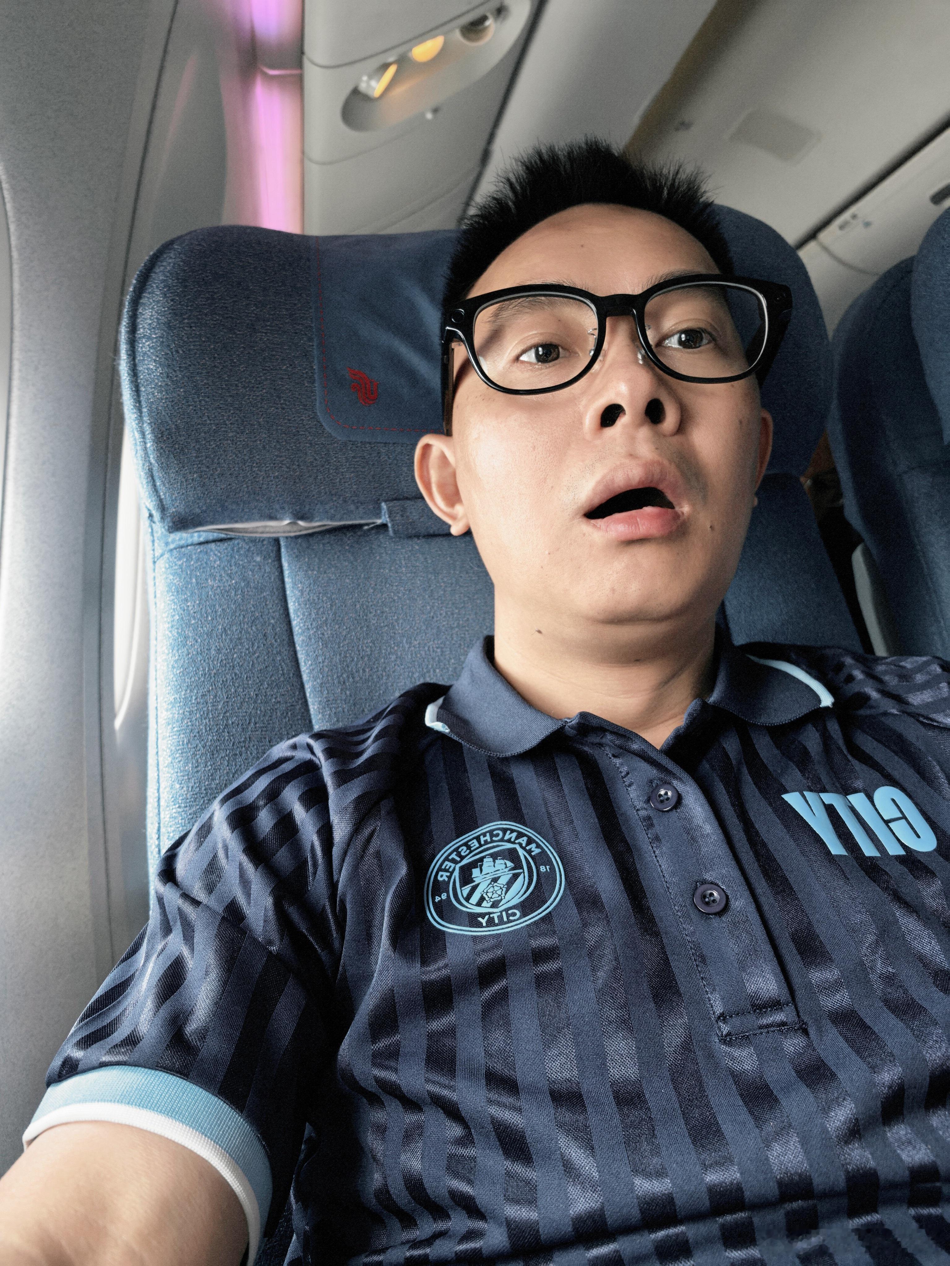 对小鹏真爱了，520不陪老婆，去看新科技旗舰小鹏GX上市定档520 发布会，还遇