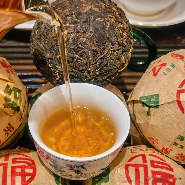 价格贵的普洱茶就一定好喝吗?

生活有时候就像一杯茶
泡着泡着 烦恼就淡了
看这