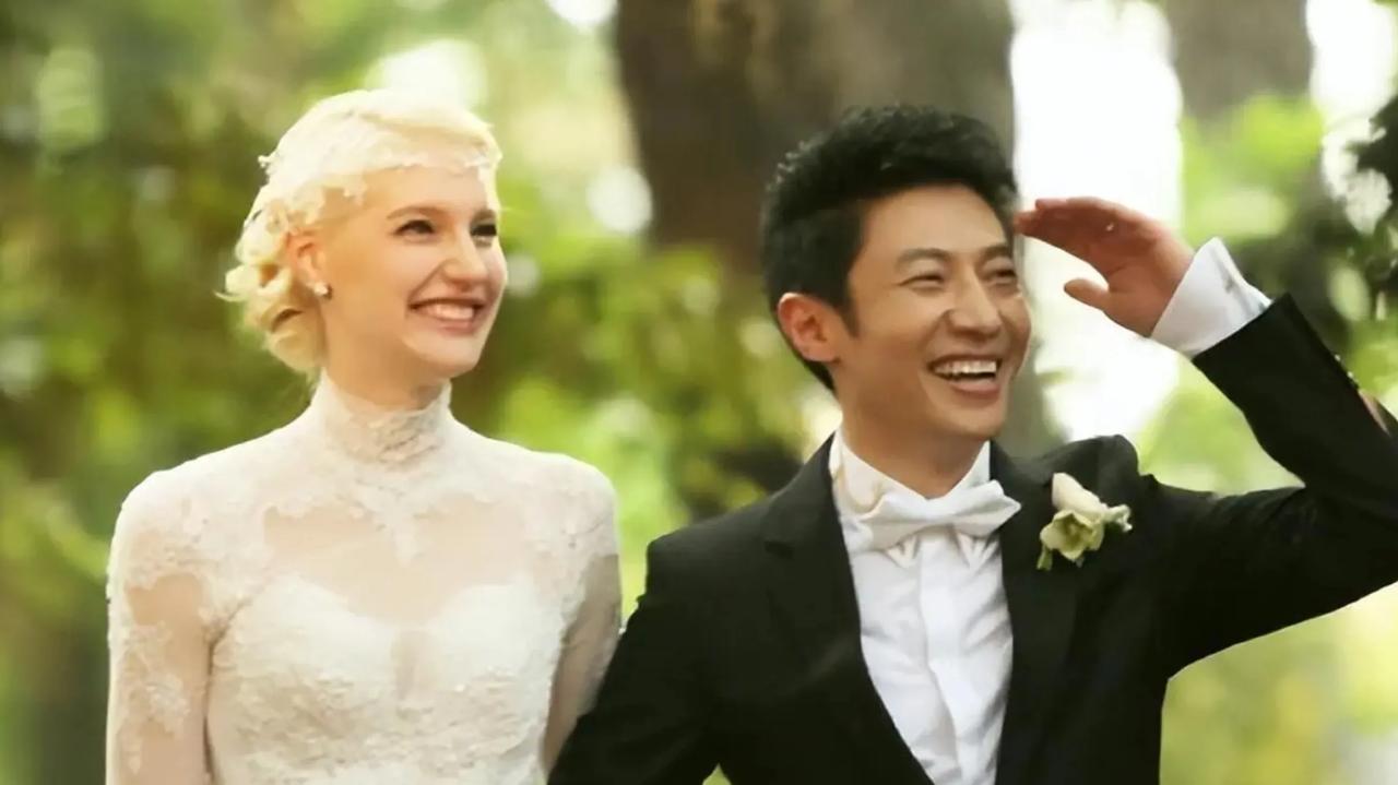 撒贝宁的妻子叫李白，好穿越的名字。她是一个外国人，为啥有这么奇特的名字，居然跟我