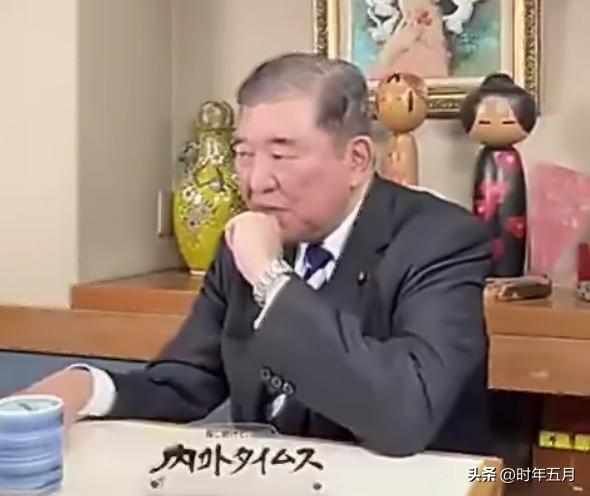 看来人只有不上班了以后才敢随便吐槽。日本前首相石破茂爆料称：“我见过他（特朗普）