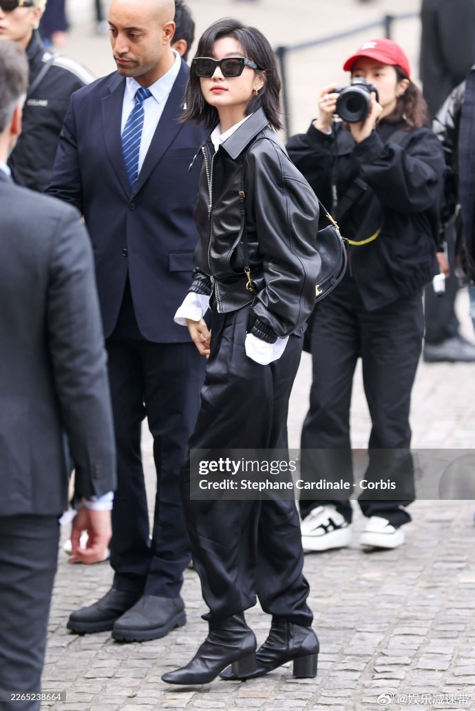 G社是孙千站姐吧 G社拍孙千真的太绝啦，光影氛围感直接拉满，每一张都像大片，这镜