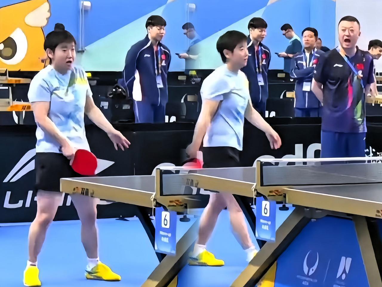 快被马琳笑不活了！
我深度怀疑他去海口根本不是当教练，
是去参加模仿秀的吧！
