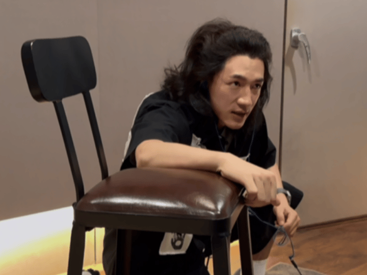 此沙真发量王者 被此沙的细节圈粉了！别人说他帅我点头认同，一提到头发密度我直接破