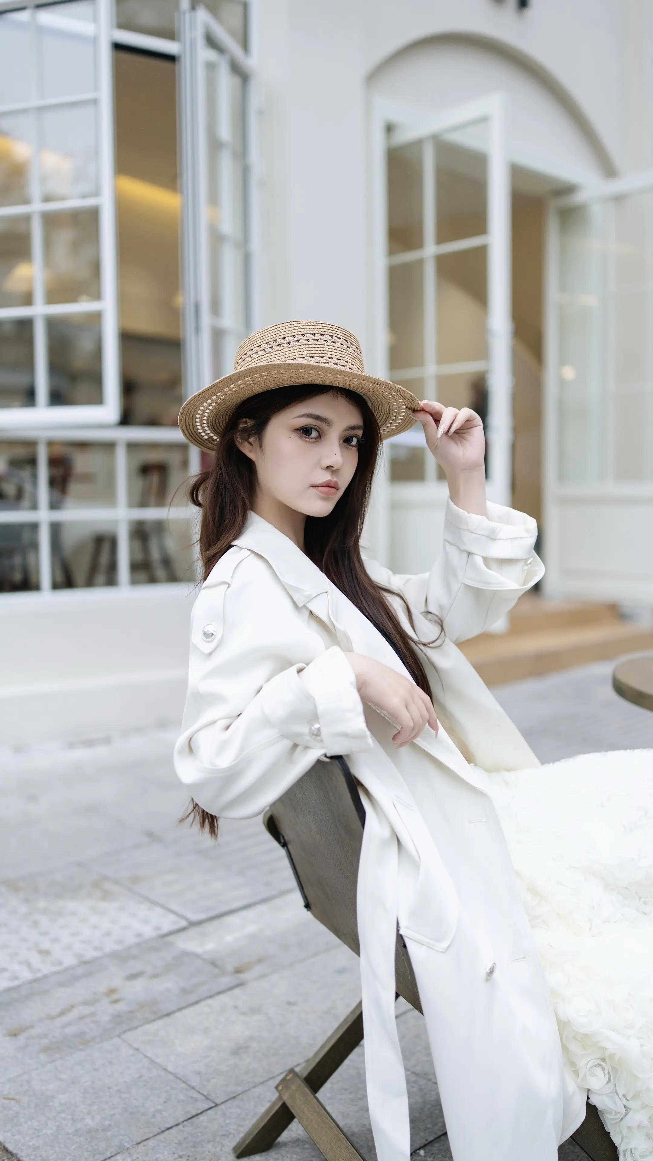 用35在咖啡店拍组。