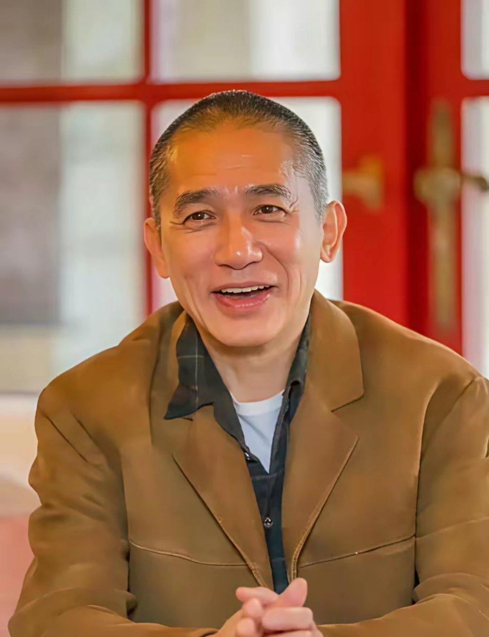 梁朝伟的“社恐”真不是装出来的，网友：换我是刘嘉玲的话，估计早离了！

别看梁朝