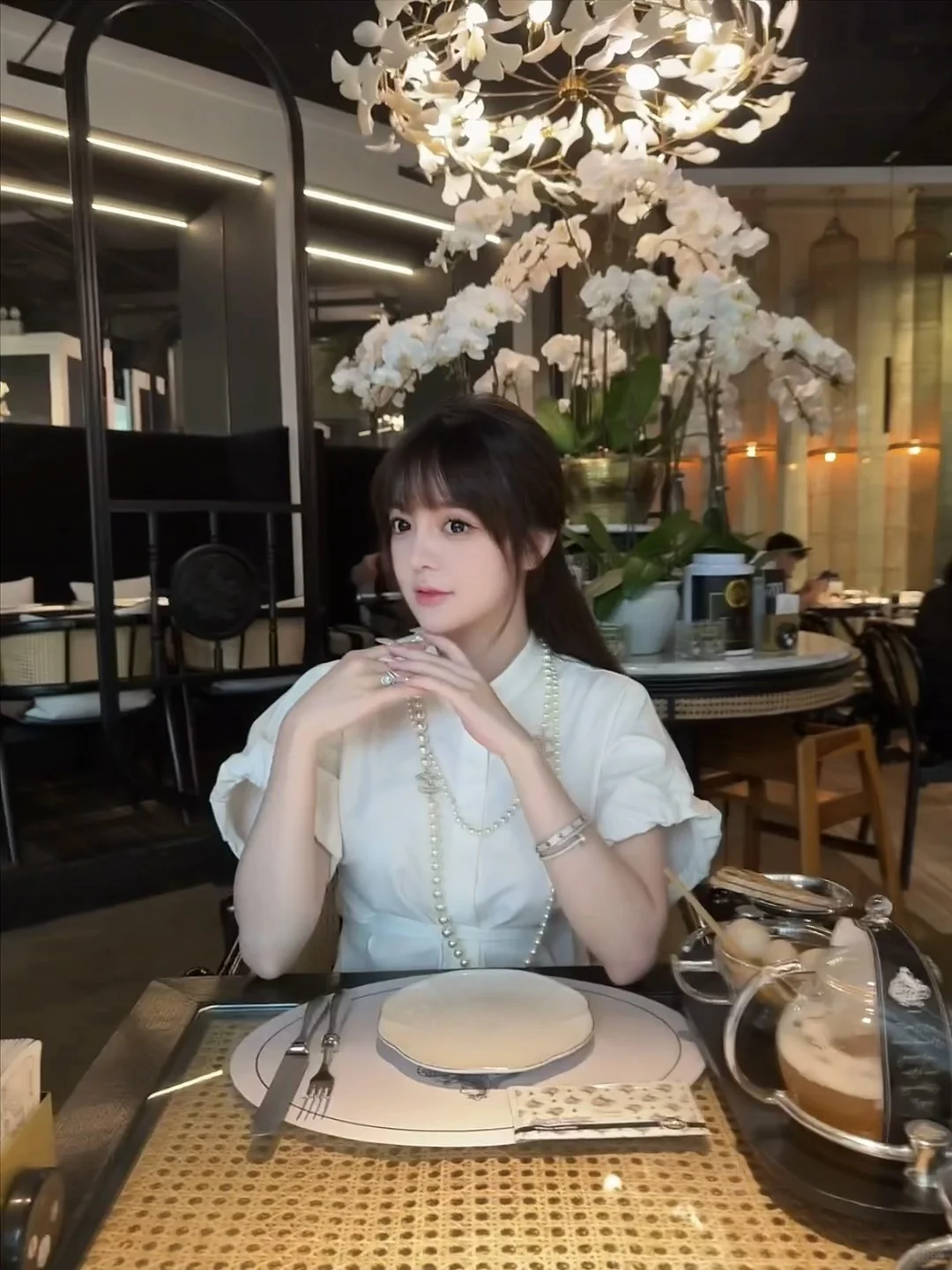 我抛了个硬币 闭眼许愿 反正都会幸福