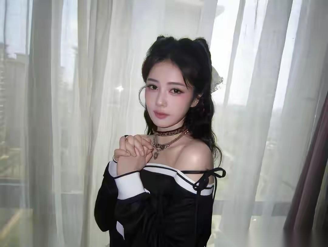 白鹿欺负李晨的3点原因！
第一、“屠龙少年终成恶龙”，当年因为那句玩笑话被全网群