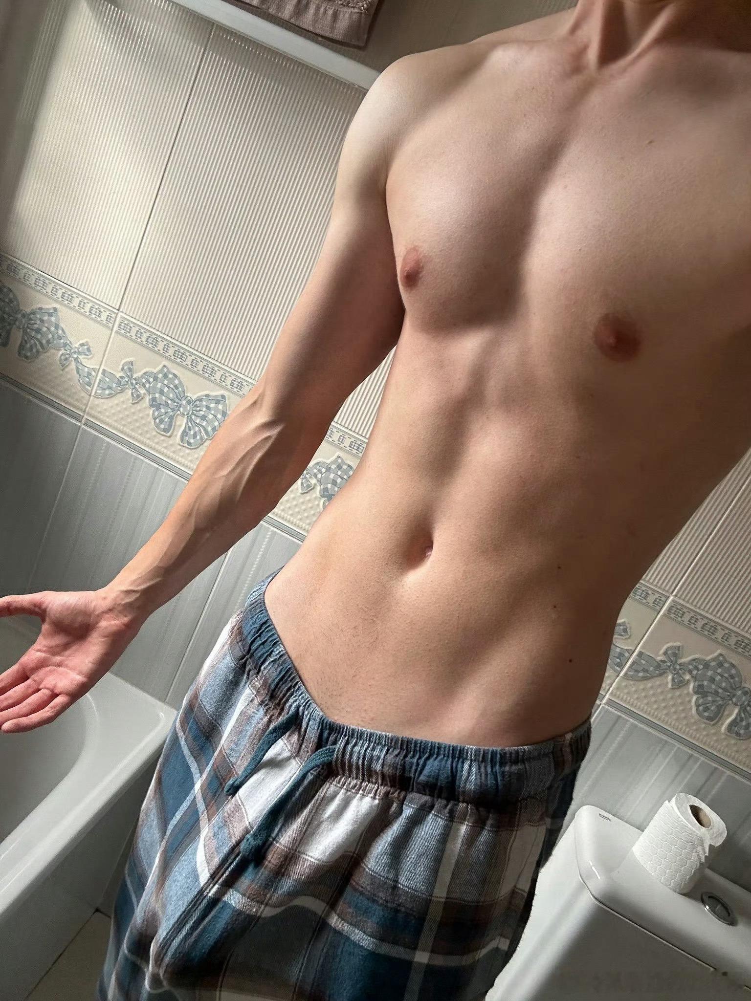 早上好～陈伯伯打卡[举手] ​​​