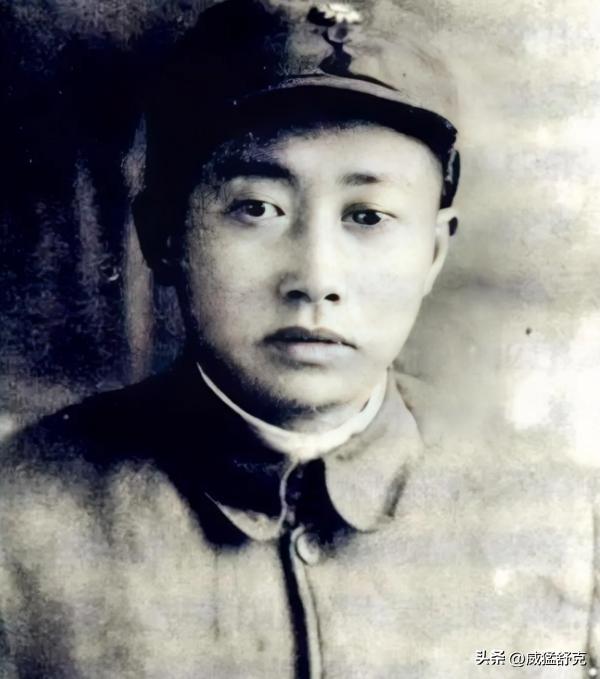 [微风]1974年6月10日，朱老总唯一的儿子去世。朱老总得知后，沉默了许久，哽