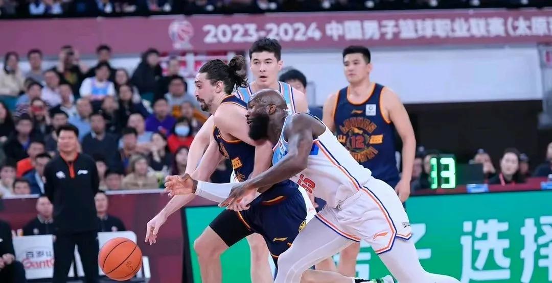 CBA战报：山西主场逆转战胜新疆。没想到山西首发4人正负值都是负的，替补基本都是