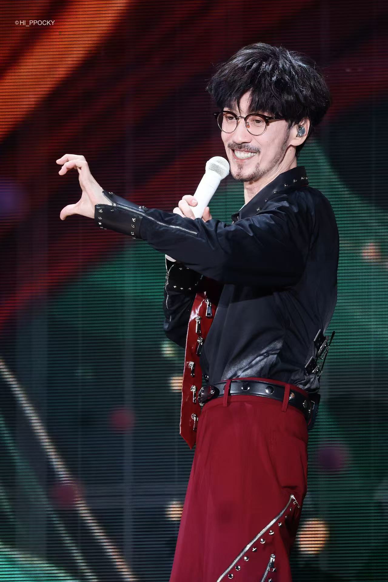 周传雄回老家赶音乐节场子周传雄回老家参加音乐节了 音乐节秒变历史文化小课堂可还行
