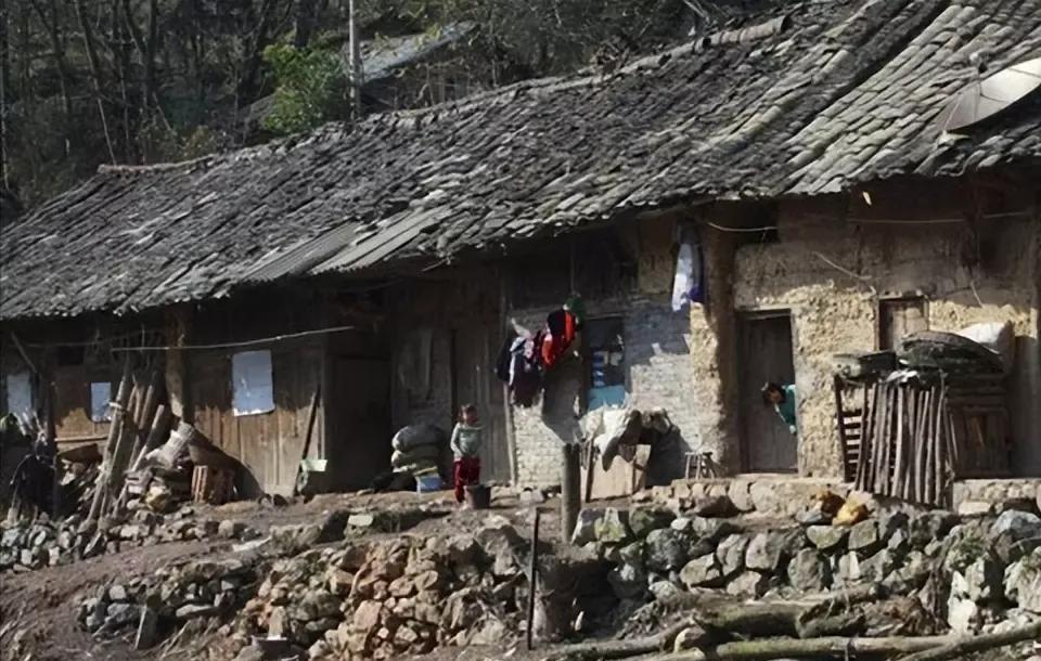 湖南一学霸，高考只考了239分，全校老师都不相信，然而当调取了监控录像后，才发现
