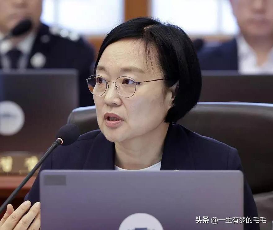 6 月 23 日，韩国国务总理候选人韩圣淑公开完成大规模房产处置，接连抛售两套私