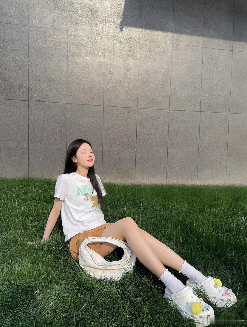 陈都灵蒋欣新剧演母女家人们我已经开始期待了！罗密欧与朱丽叶式的爱情加上强势妈妈的
