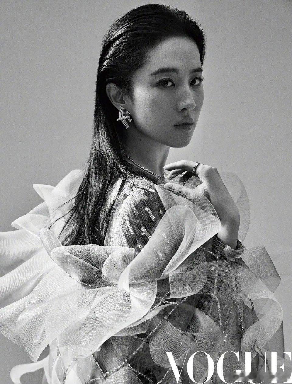 刘亦菲这一次杂志出来不知道也会不会被大家说呢 ​​​