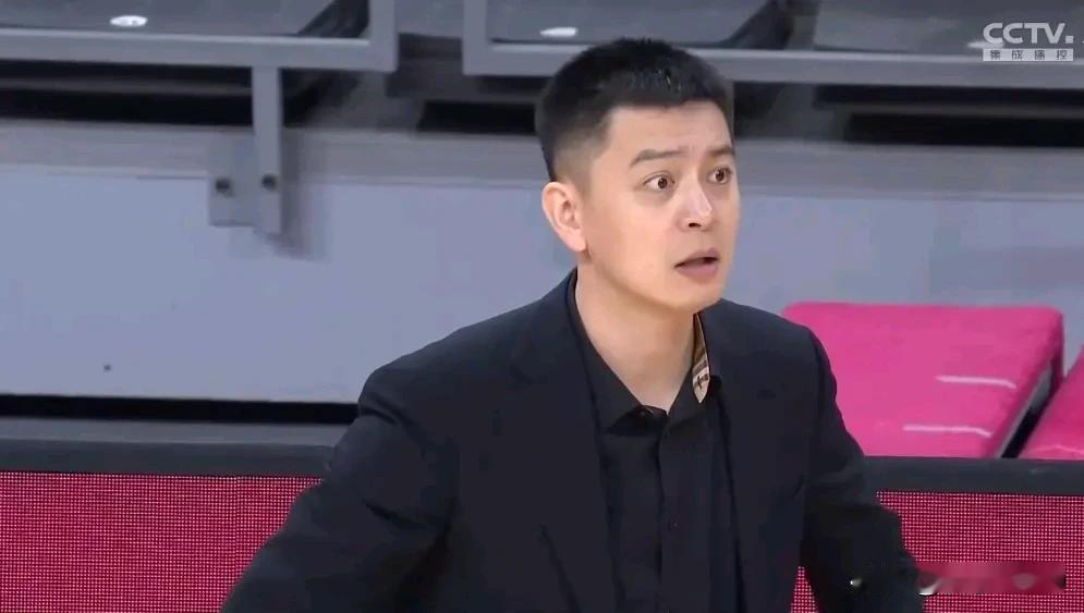 杨鸣压力来了！没想到，回归后的第一场辽粤大战，居然输了，而且输了25分

★出人